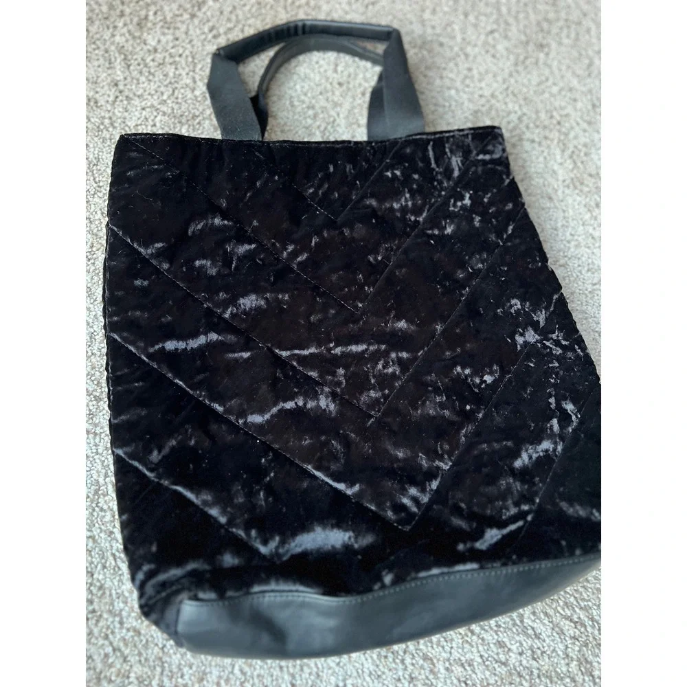 Victoria's Secret Tote Bag Black Velvet Quilted Carry-all large bag‎